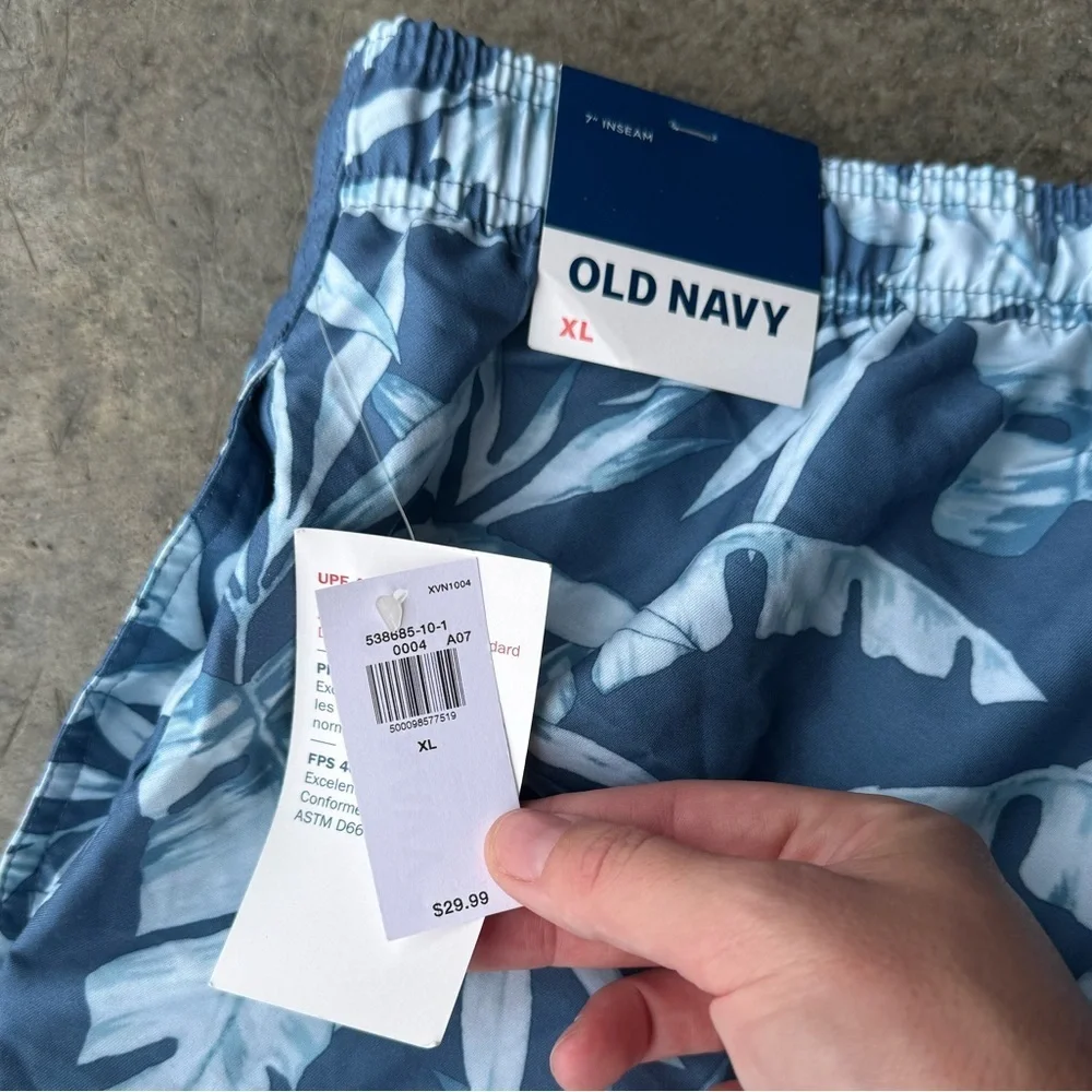Old Navy leaf print